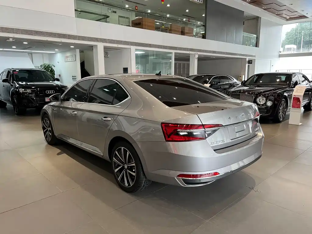 Superb Facelift TSI280 DSG Premium
