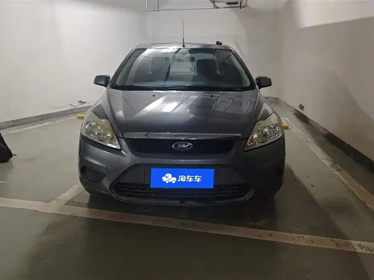 Ford Focus 福克斯 2011款 三厢 1.8 L 手动舒适型