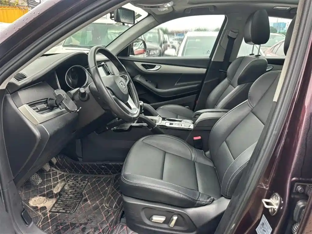 Zotye SR7 1.5 T Manual Rubik Heart CN-V