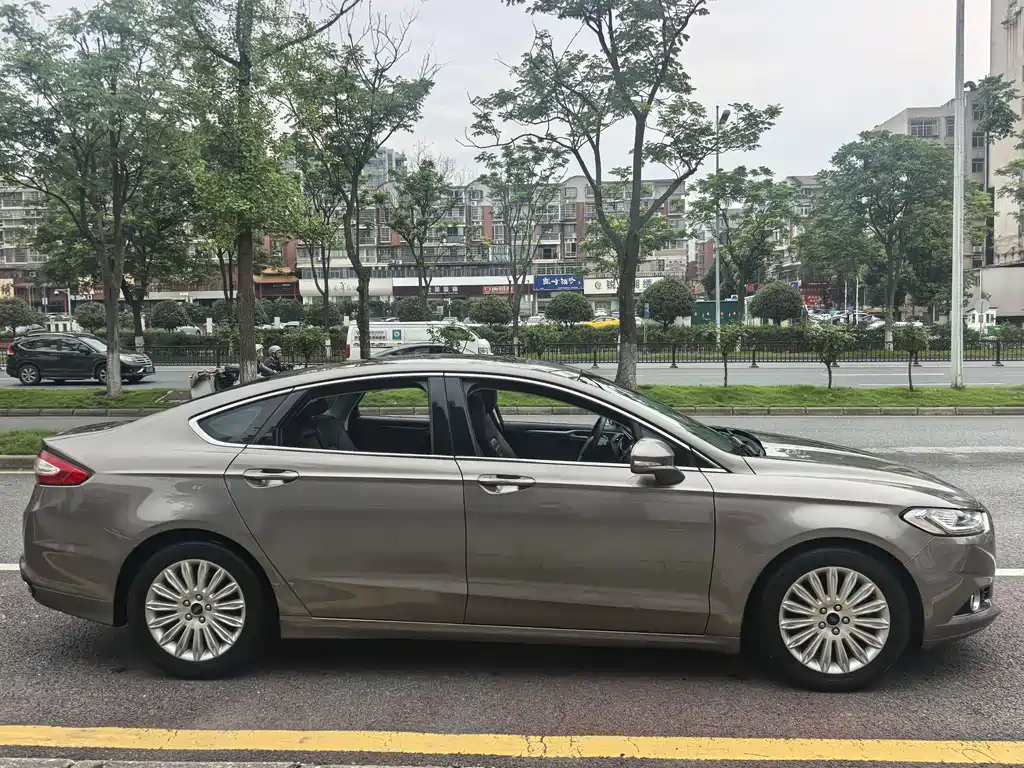 Mondeo 2.0 L GTDi200 Luxury