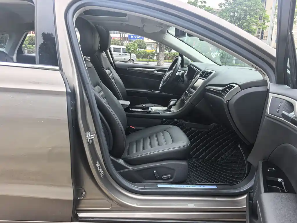 Mondeo 2.0 L GTDi200 Luxury