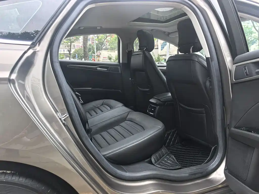 Mondeo 2.0 L GTDi200 Luxury