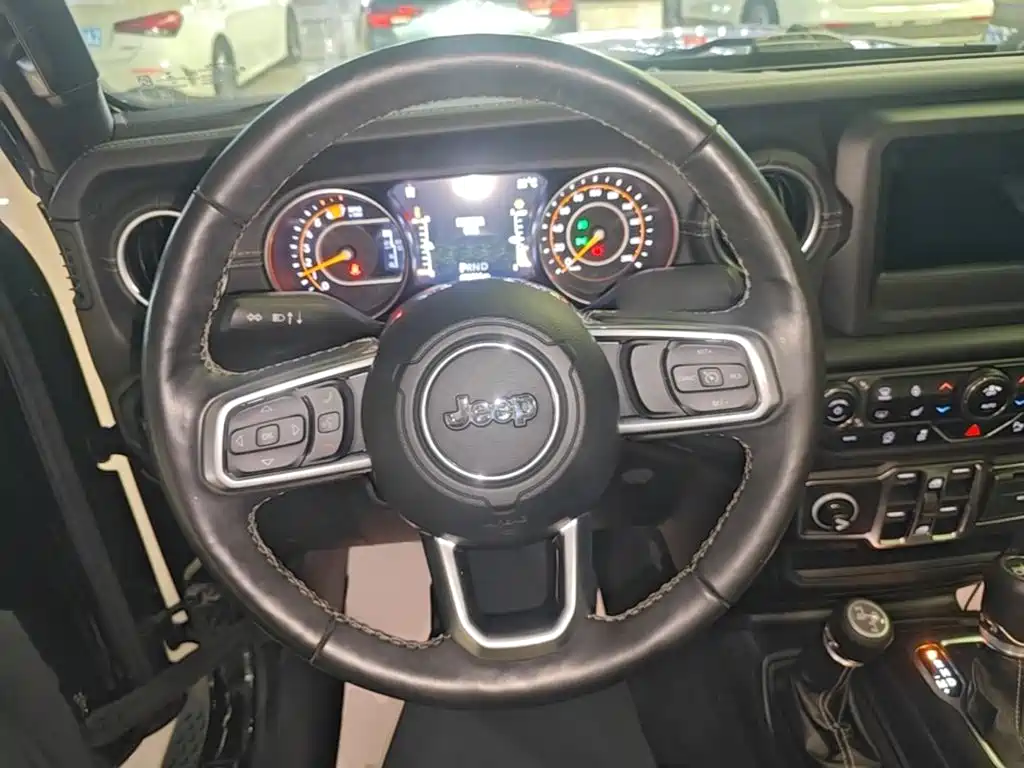 Wrangler 2.0 T Sahara 4-door CN-VI