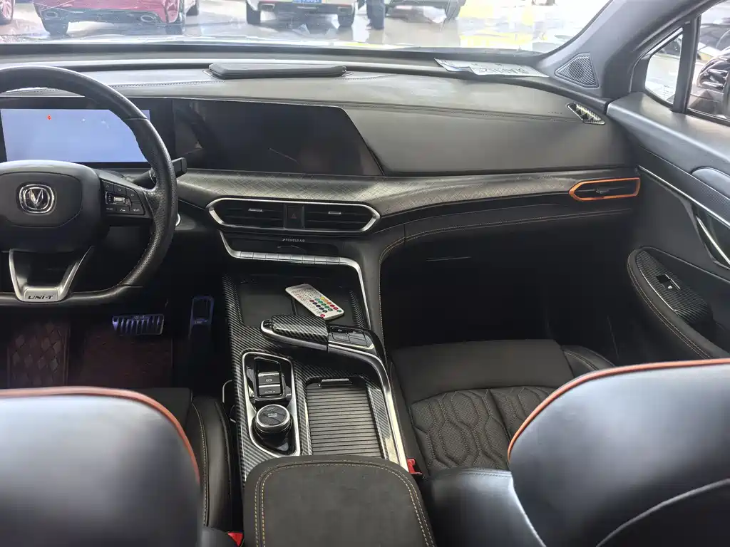 Changan UNI-T 1.5 T Distinguished