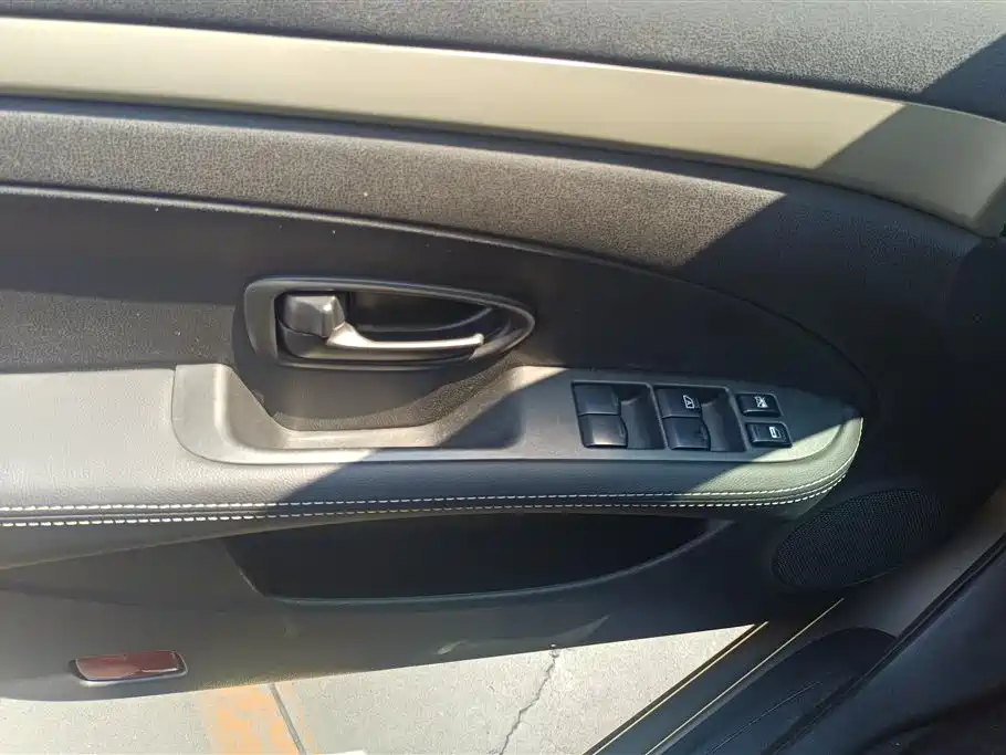 Sylphy Classic 1.6 XE Auto Comfort