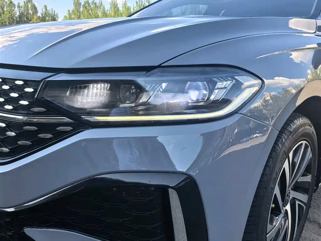 Lavida 280 TSI DSG Starry Sky Manyi