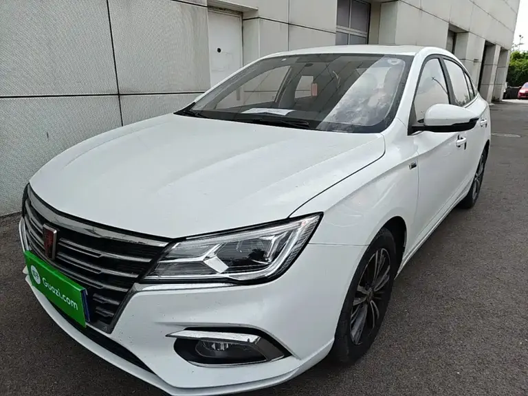 Roewe i5 1.5 L Manual 4 G Connected Leading Luxury Flagship