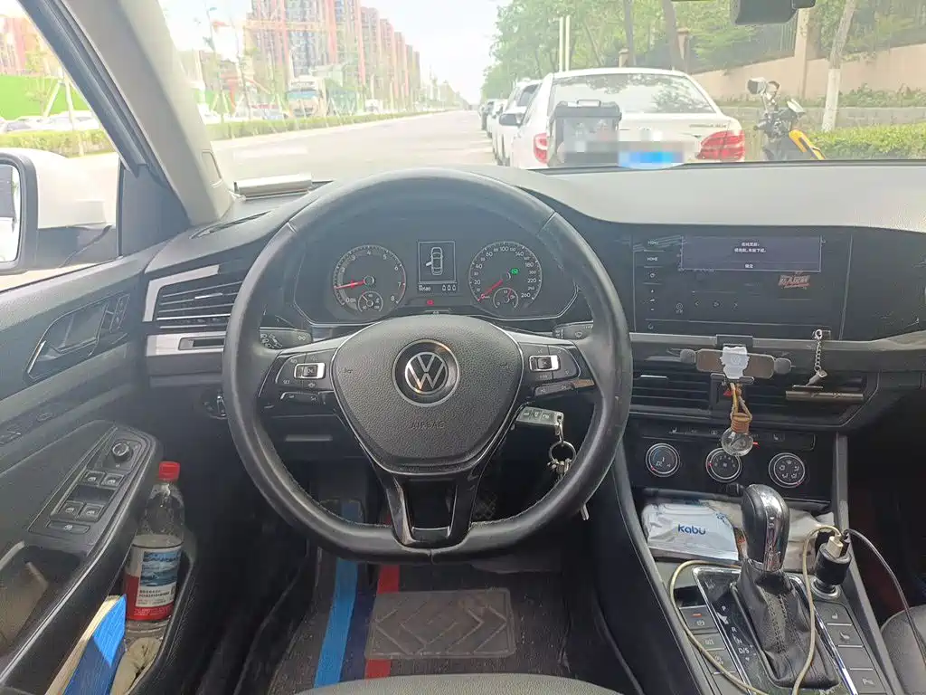 Bora 1.5 L Auto Comfort