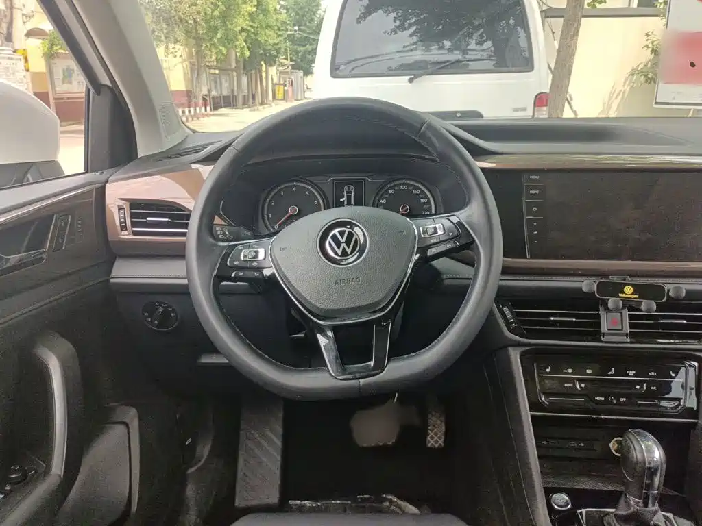 Tharu 280 TSI 2 WD Luxury