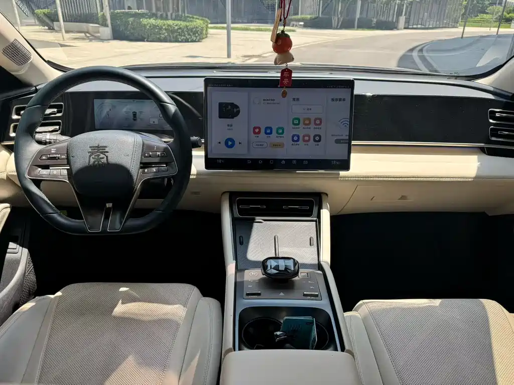 Qin L DM-i 120 KM Outstanding