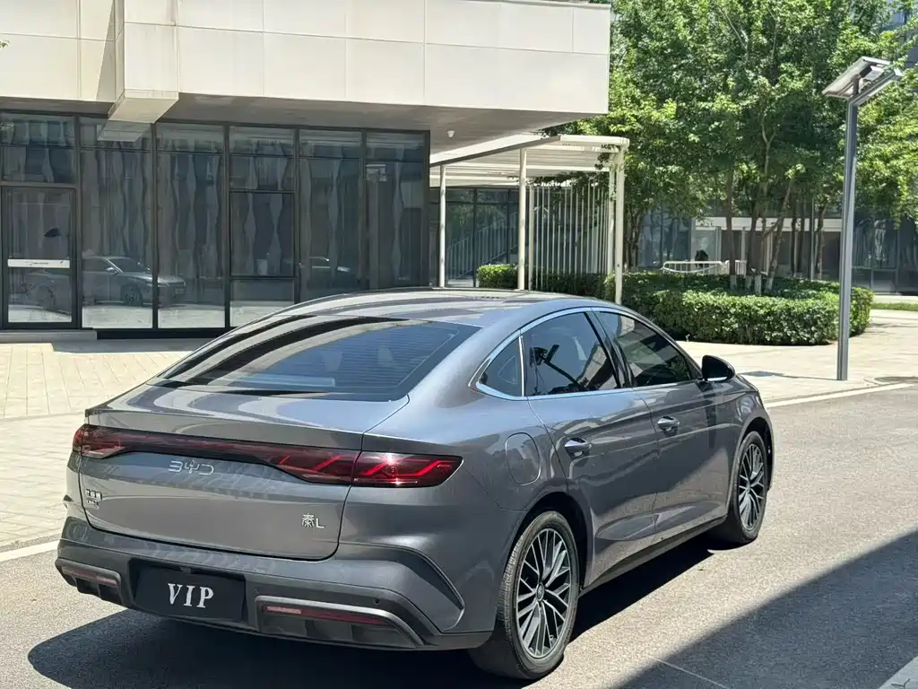Qin L DM-i 120 KM Outstanding
