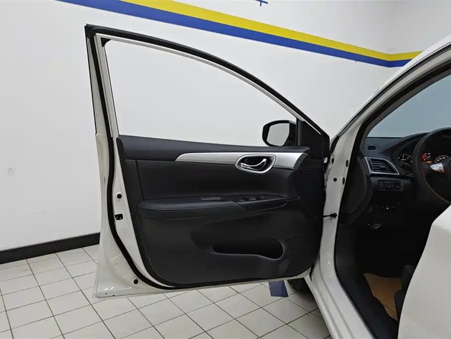 Sylphy Classic 1.6 XE CVT Comfort