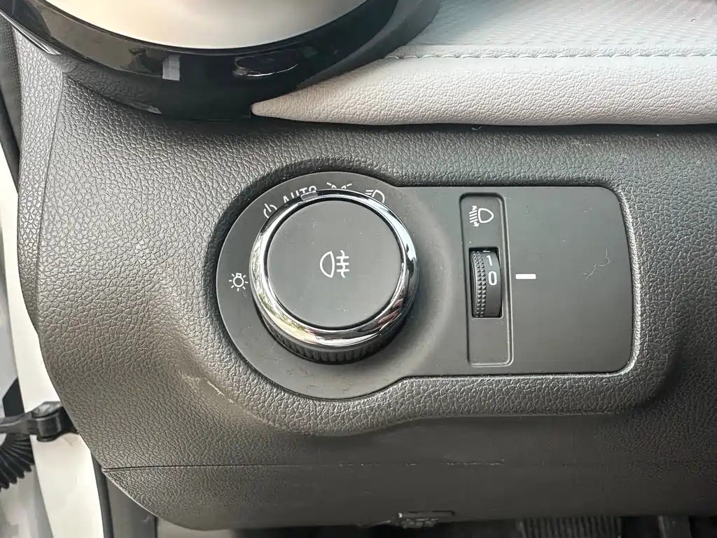 Monza 1.5 L DCT Joy