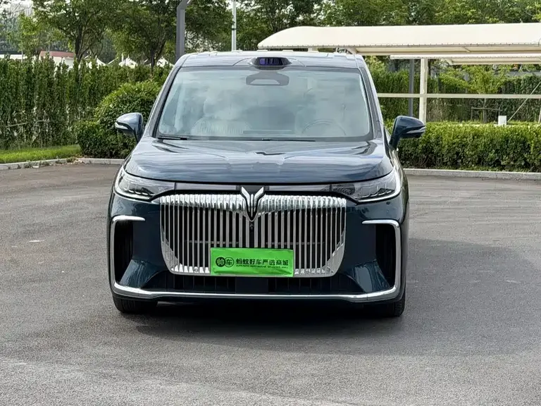 Voyah Dreamer PHEV 4 WD Flagship Qiankun