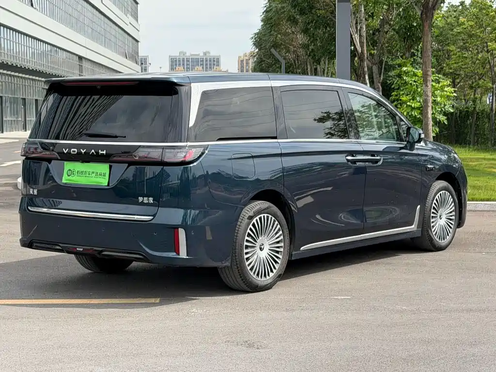 Voyah Dreamer PHEV 4 WD Flagship Qiankun