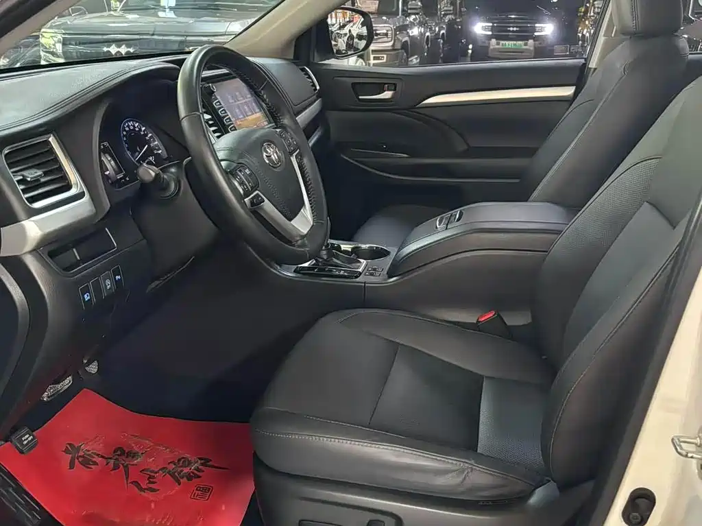 Highlander 2.0 T 4 WD Luxury 7-seat CN-VI