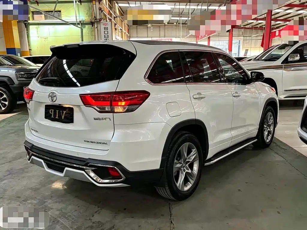 Highlander 2.0 T 4 WD Luxury 7-seat CN-VI