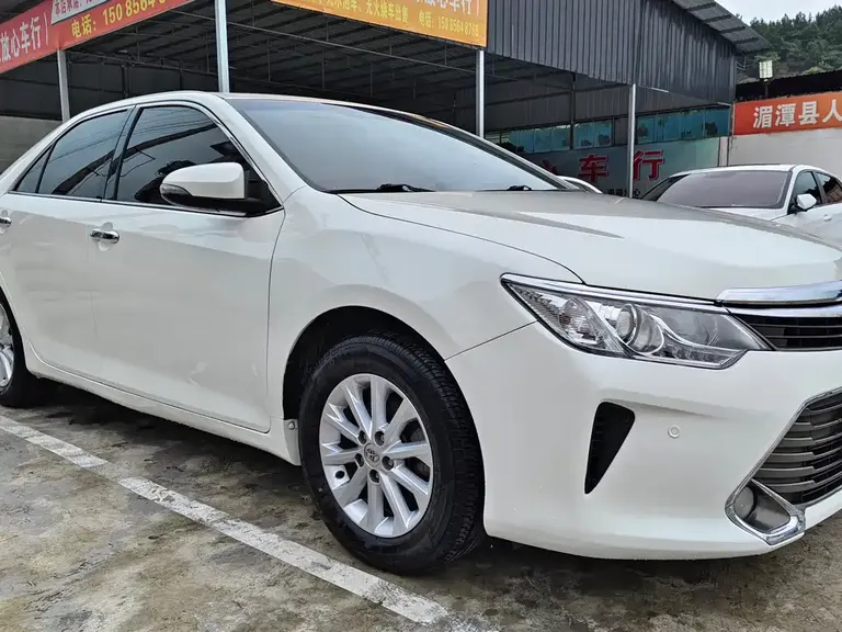 Toyota Camry 2.0 G 10 th Anniversary Commemorative Leading
