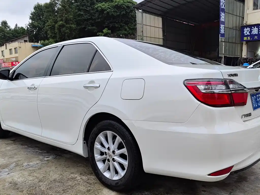 Camry 2.0 G 10 th Anniversary Commemorative Leading