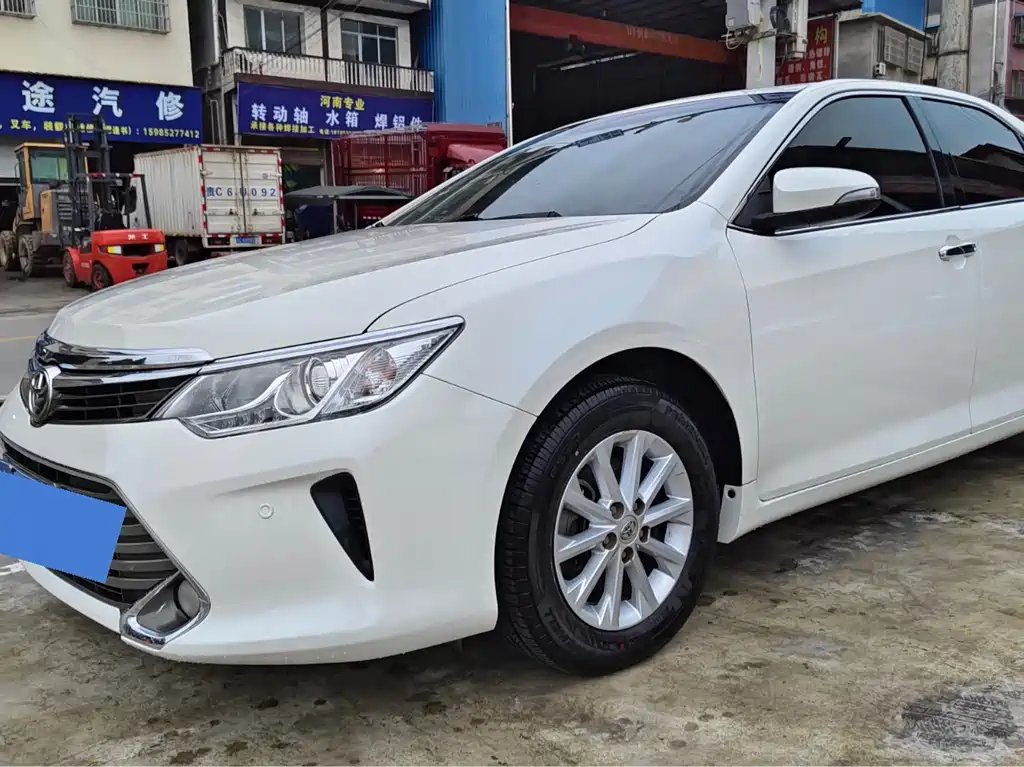 Camry 2.0 G 10 th Anniversary Commemorative Leading
