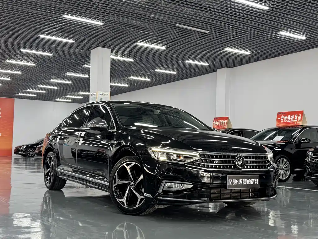 Magotan 200 10 K Commemorative 330 TSI DSG Luxury