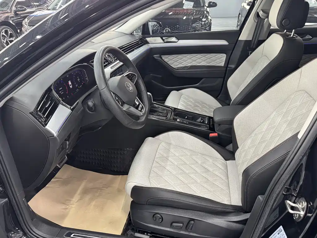 Magotan 200 10 K Commemorative 330 TSI DSG Luxury