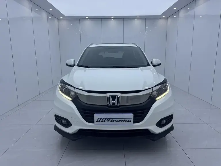 Honda Vezel 1.5 L CVT Phantom Night · Pioneer