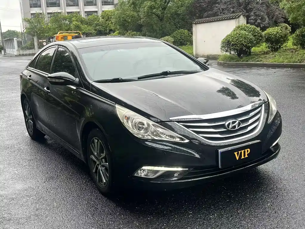 Sonata 2.0 L Auto Leading