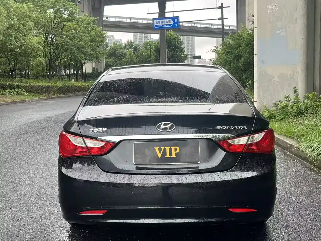 Sonata 2.0 L Auto Leading