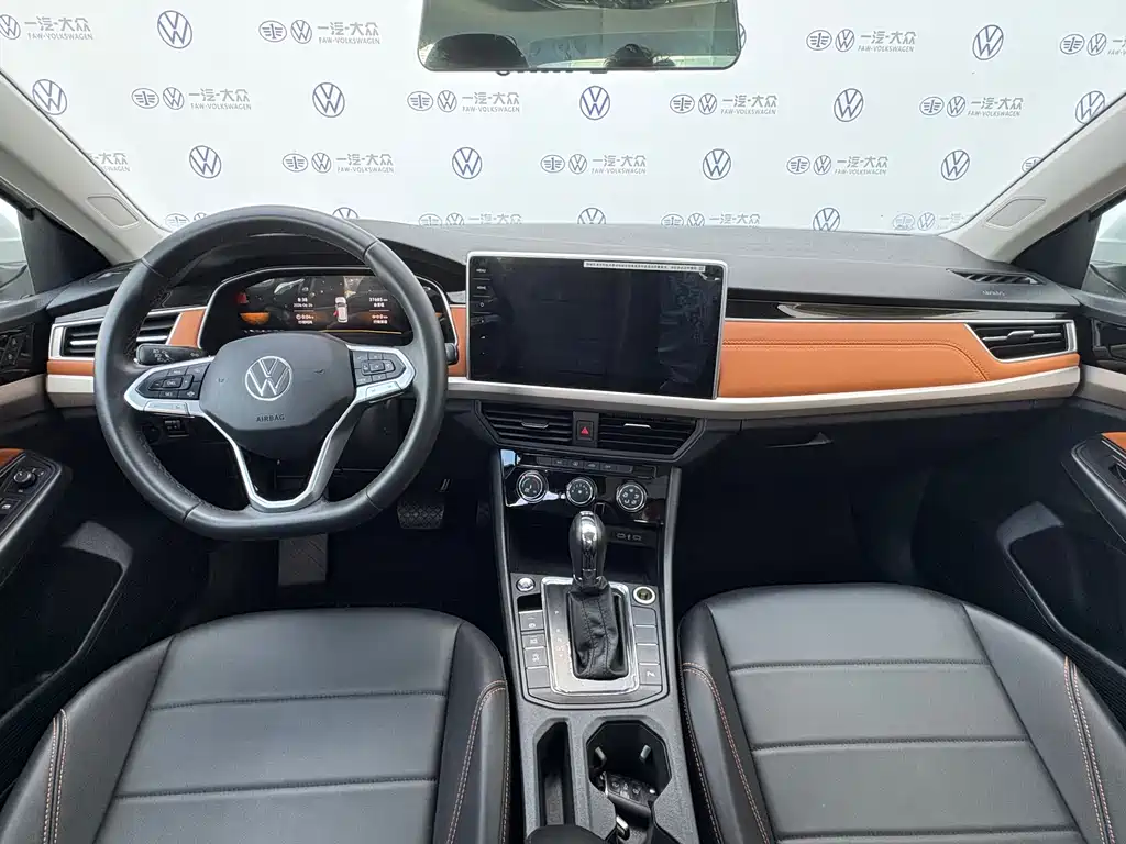 Bora 200 TSI DSG Joy Travel