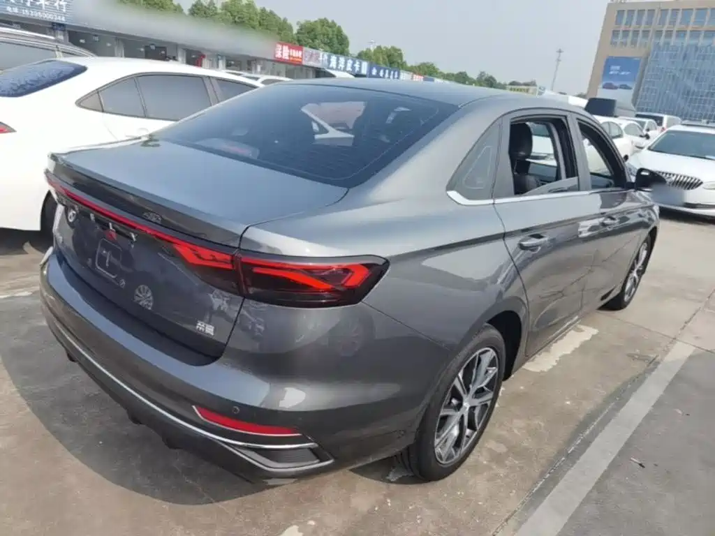 Emgrand 4 th Gen 1.5 L CVT Elite