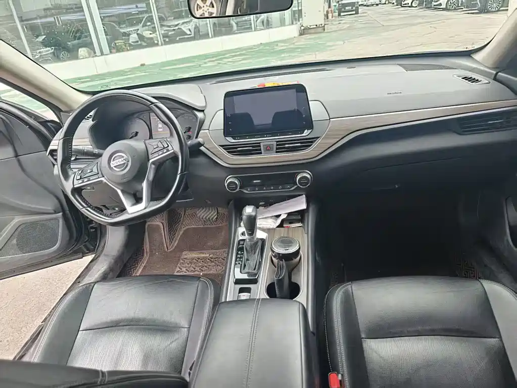 Teana 2.0 L XL Comfort
