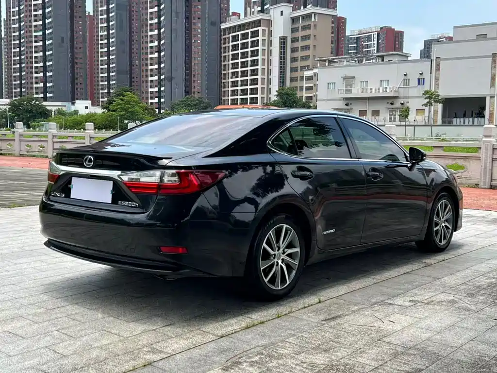 Lexus ES 300 h Comfort