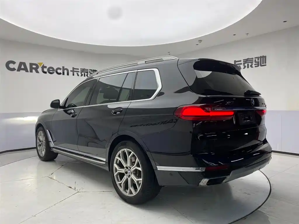 BMW X7 xDrive40 i Leading Luxury Package