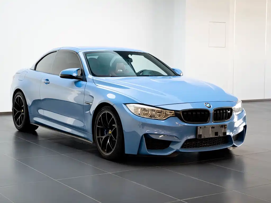BMW M4 M4 Convertible Coupe