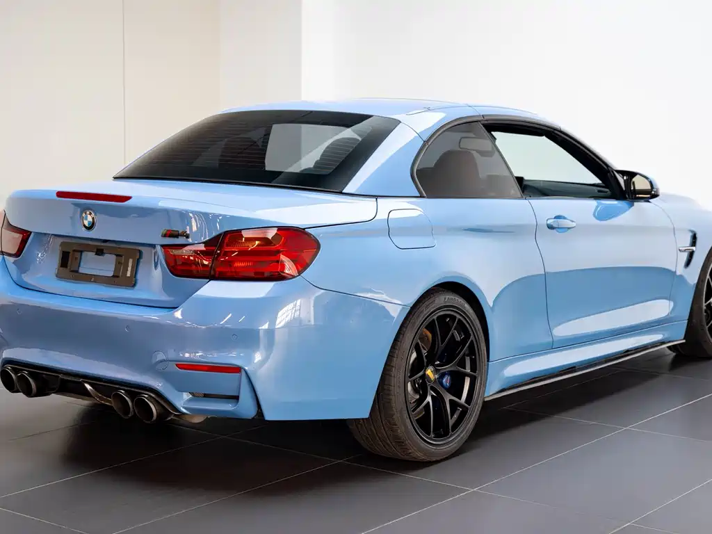 BMW M4 M4 Convertible Coupe