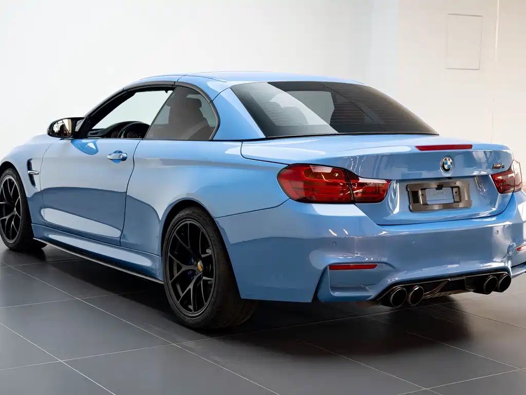 BMW M4 M4 Convertible Coupe