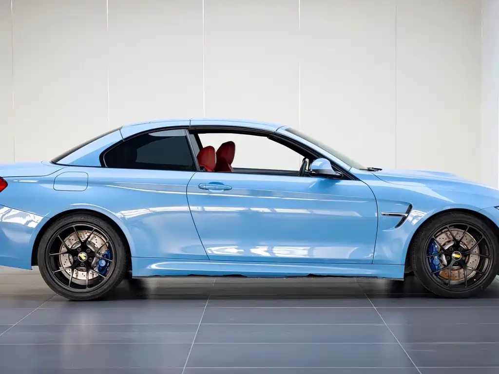 BMW M4 M4 Convertible Coupe