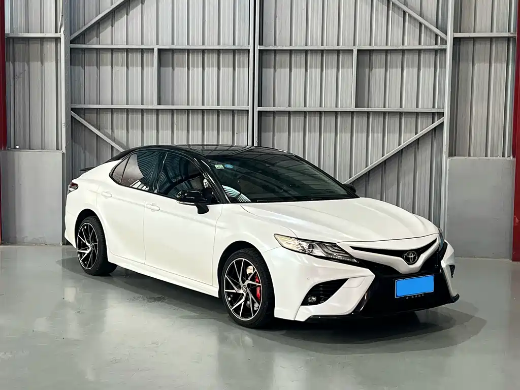 Camry 2.0 S Sharp Style