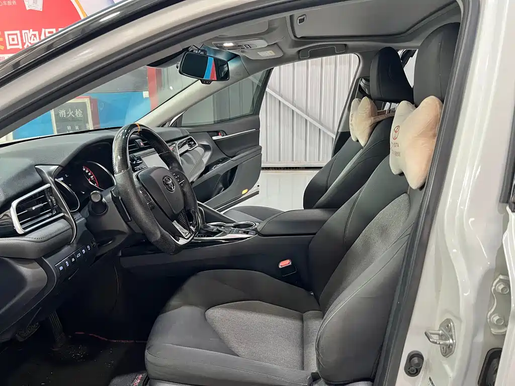 Camry 2.0 S Sharp Style
