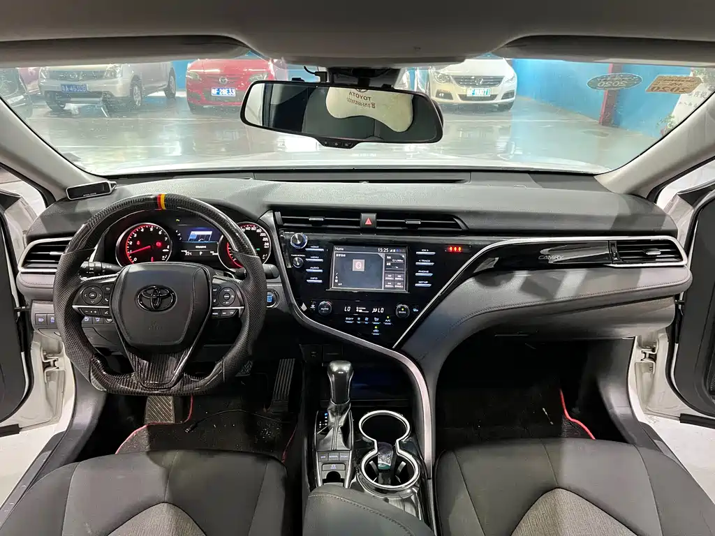 Camry 2.0 S Sharp Style