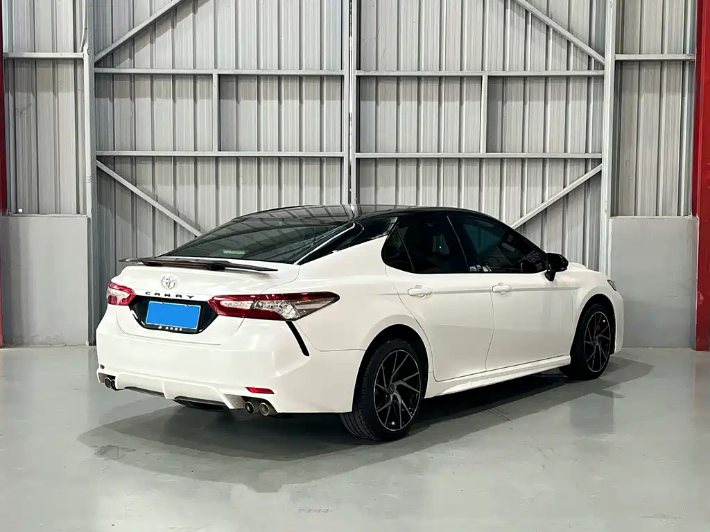 Camry 2.0 S Sharp Style