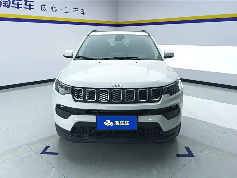 Jeep Compass 220 T Auto Leading
