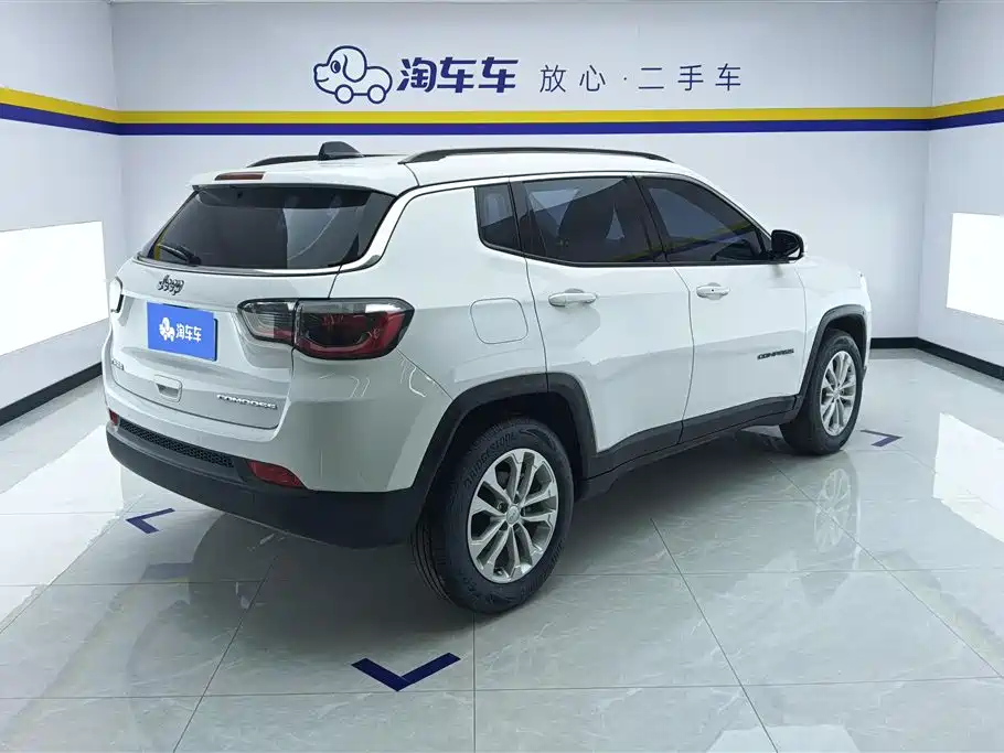 Compass 220 T Auto Leading