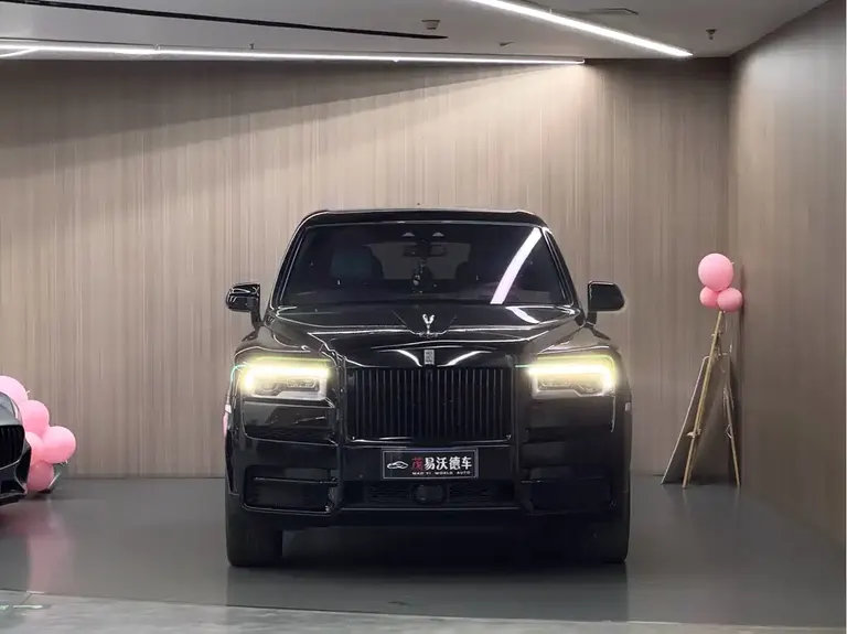 Rolls-Royce Cullinan 4-seat