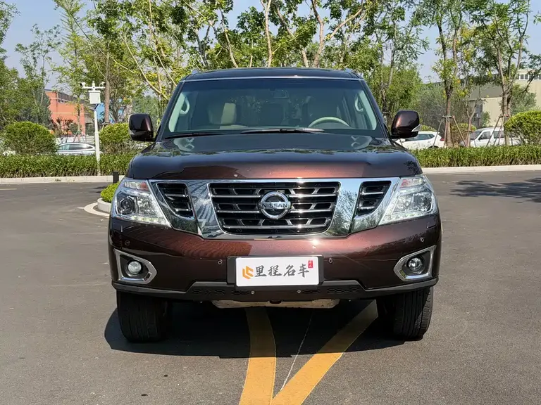 Nissan Patrol 5.6 L Standard