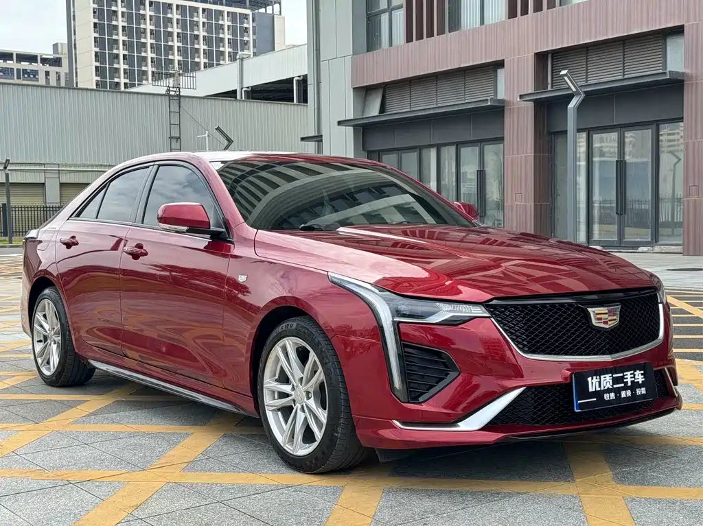Cadillac CT4 28 T Fashion