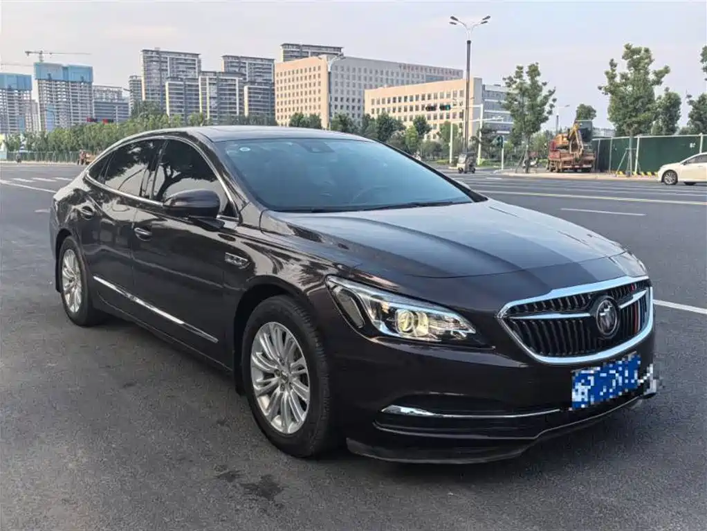 LaCrosse 20 T Luxury