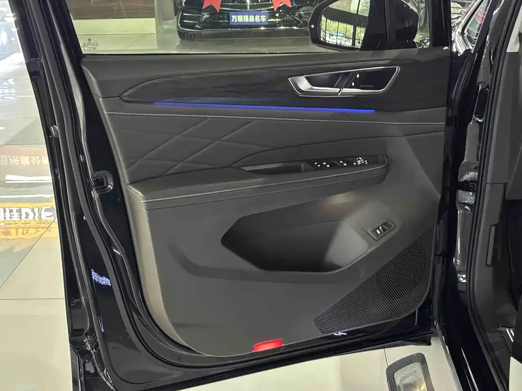 Viloran Facelift 380 TSI Flagship
