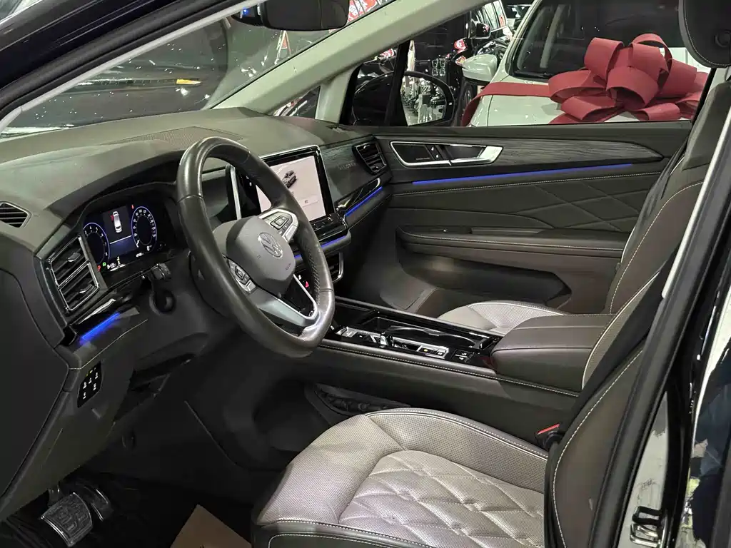 Viloran Facelift 380 TSI Flagship